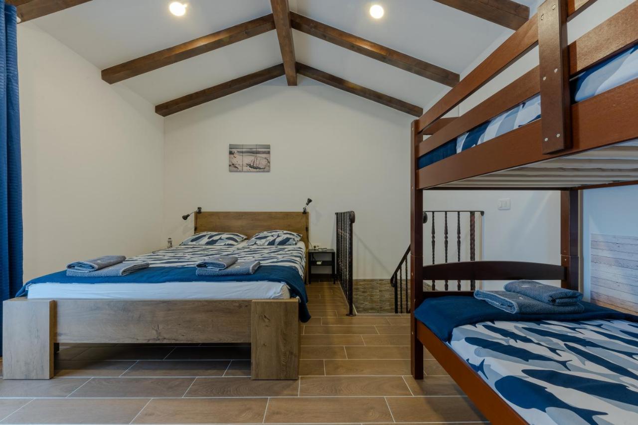 Apartments Gea Люция Екстериор снимка