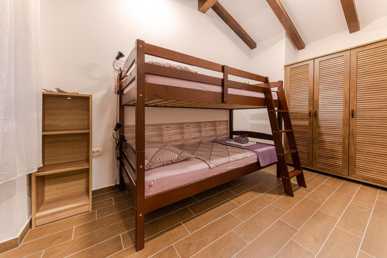 Apartments Gea Люция Екстериор снимка