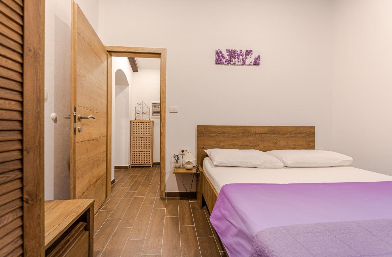 Apartments Gea Люция Екстериор снимка