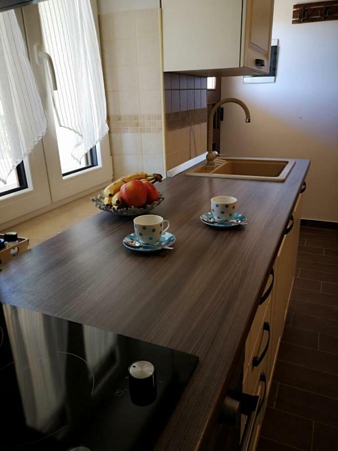 Apartments Gea Люция Екстериор снимка